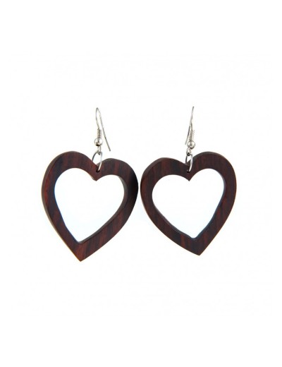 Boucles d'oreilles de bois tropical en forme de coeur.